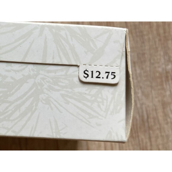 HALLMARK 1993 #3 1956 FORD THUNDERBIRD CLASSIC AMERICAN CARS KEEPSAKE ORNAMENT - Picture 3 of 10